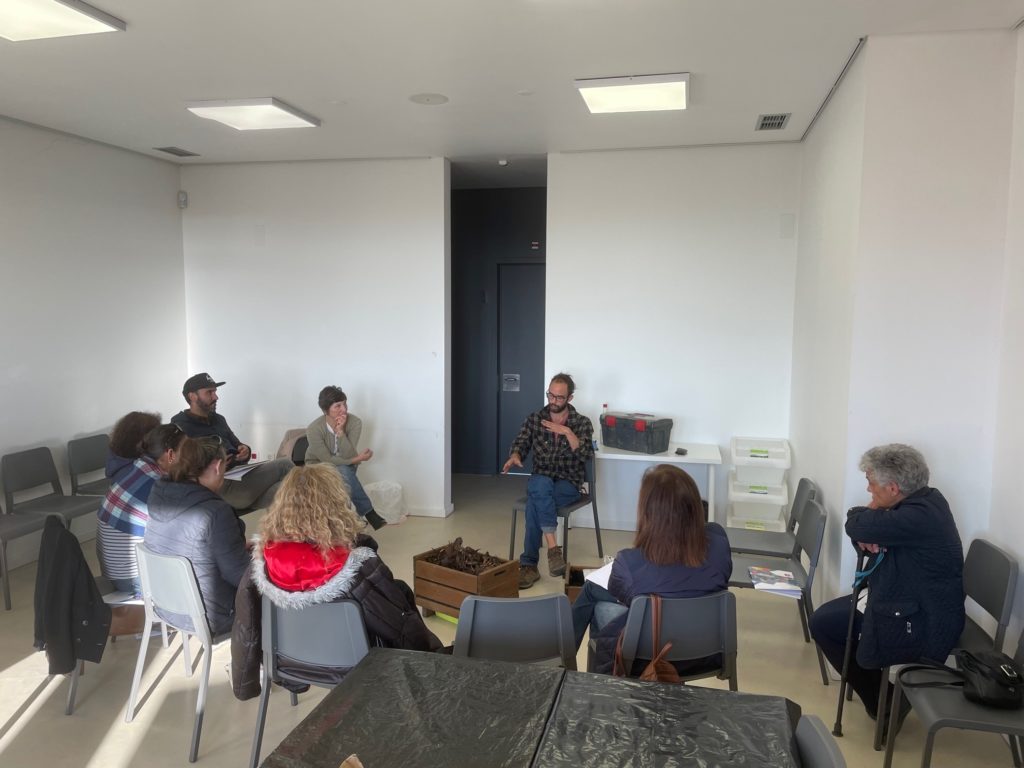 Realizou-se no CEA Workshop <em>Hoje é dia de: Vermicompostagem</em> 1 2