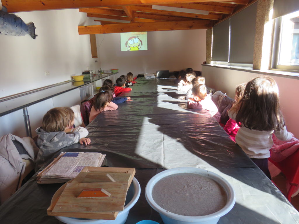 JI de Belinho participa na Oficina “Vamos Reciclar Papel” 2 IMG 3993